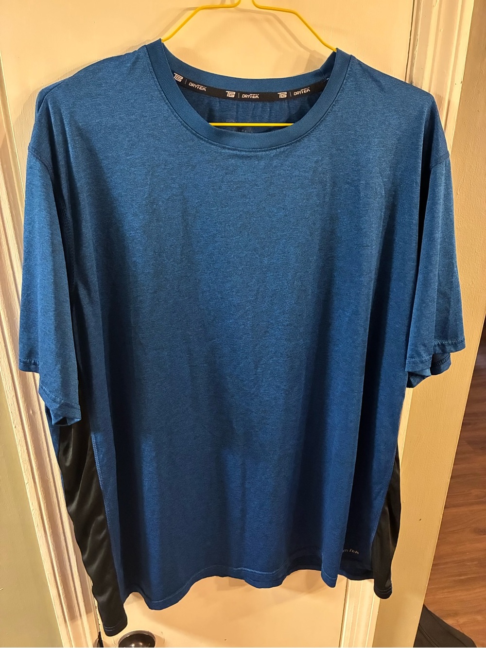 Men's 3XLT Big and Tall Tek Gear Dry Tek  Short Sleeve Shirt Blue And Black